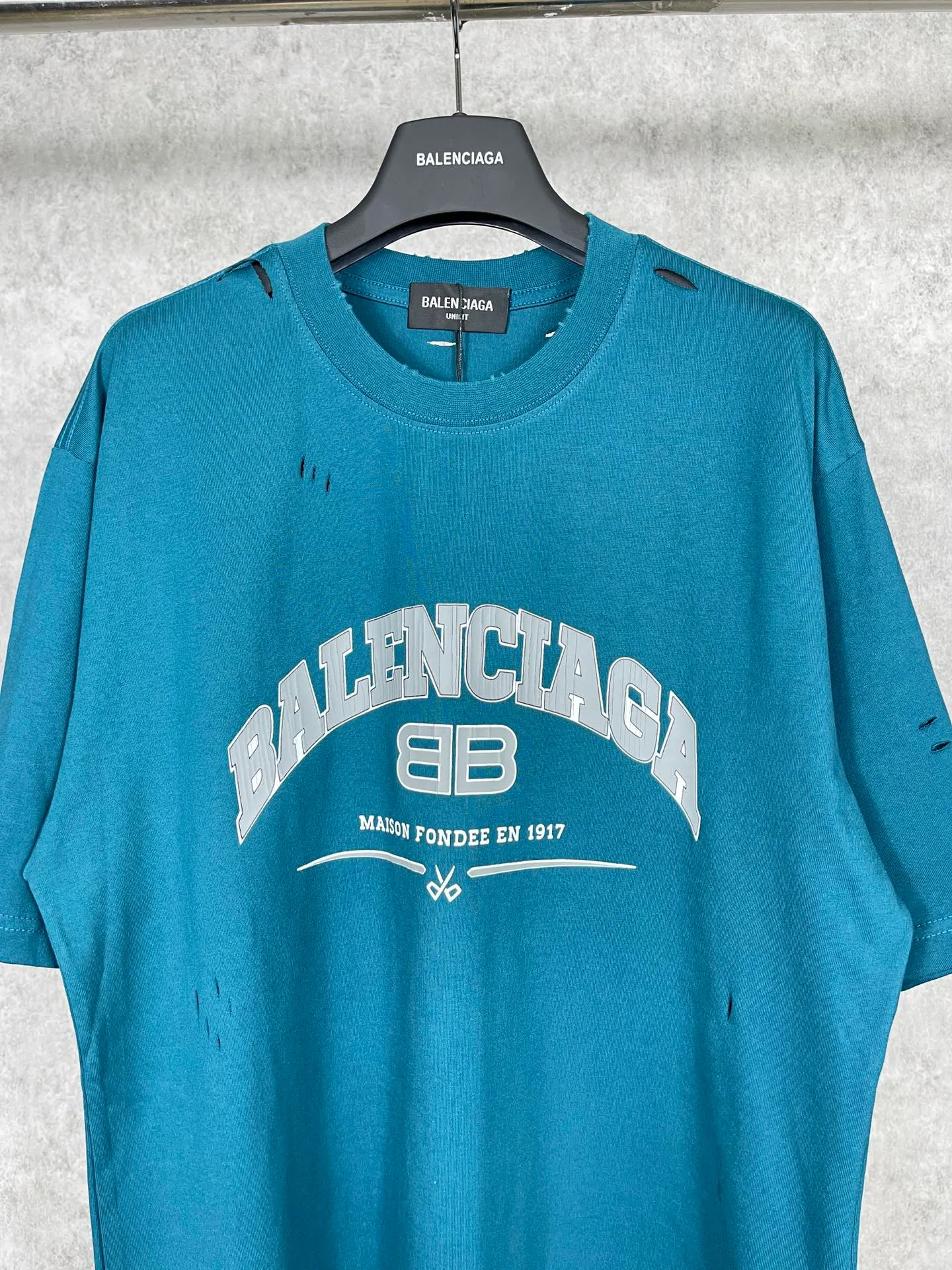 【 . Quality】BALENCI*GA/ .BB LOGO T . . ZP . 260 ， . ， ， 。Classic ， . ， ， 。 . ， 。 ， ， ， OS . Same Style。 ：BL 223012 ： . Blue. White.Red Size：XS L